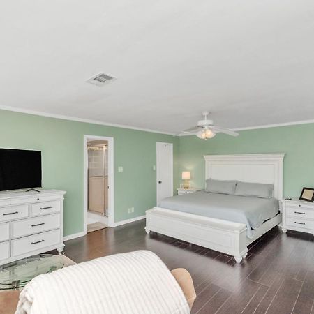 Beauty On The Water! Lake House Near The Beaches! Galveston Eksteriør bilde