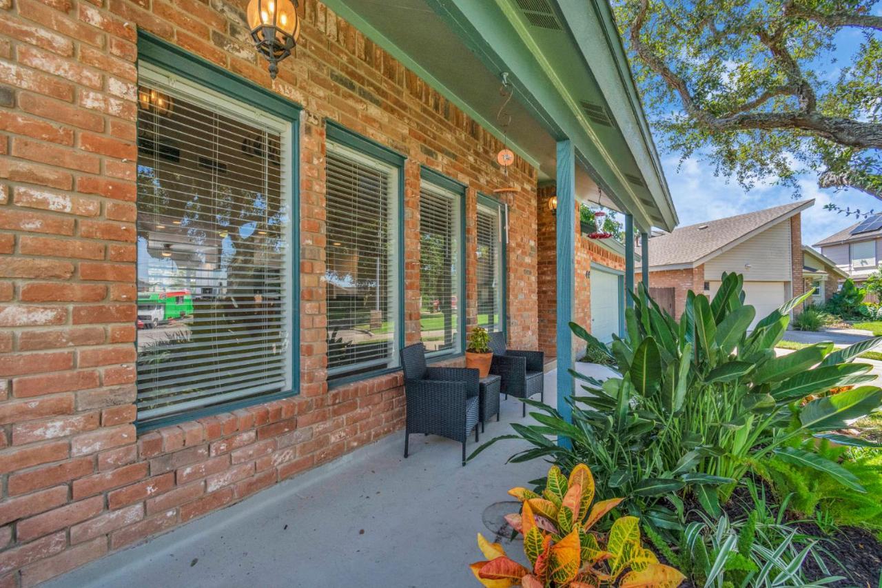 Beauty On The Water! Lake House Near The Beaches! Galveston Eksteriør bilde