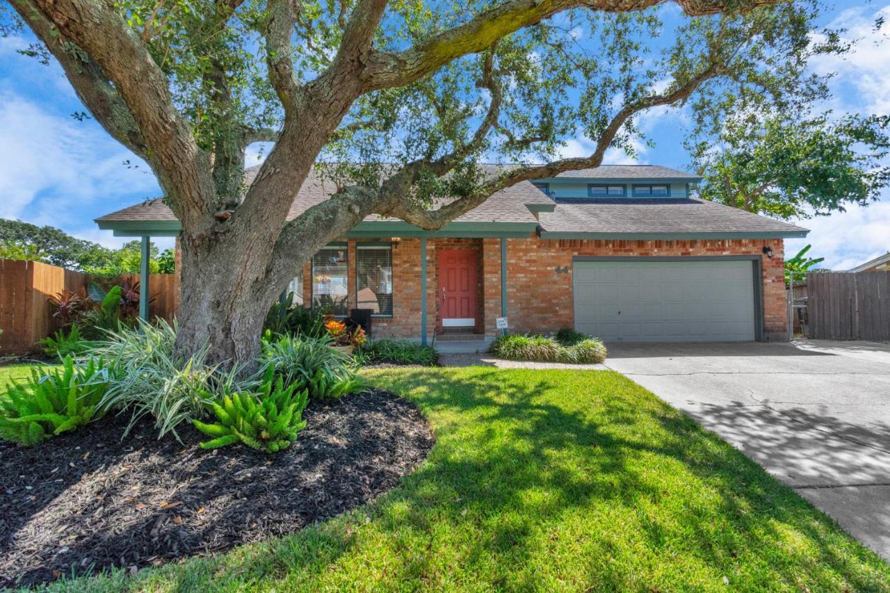 Beauty On The Water! Lake House Near The Beaches! Galveston Eksteriør bilde