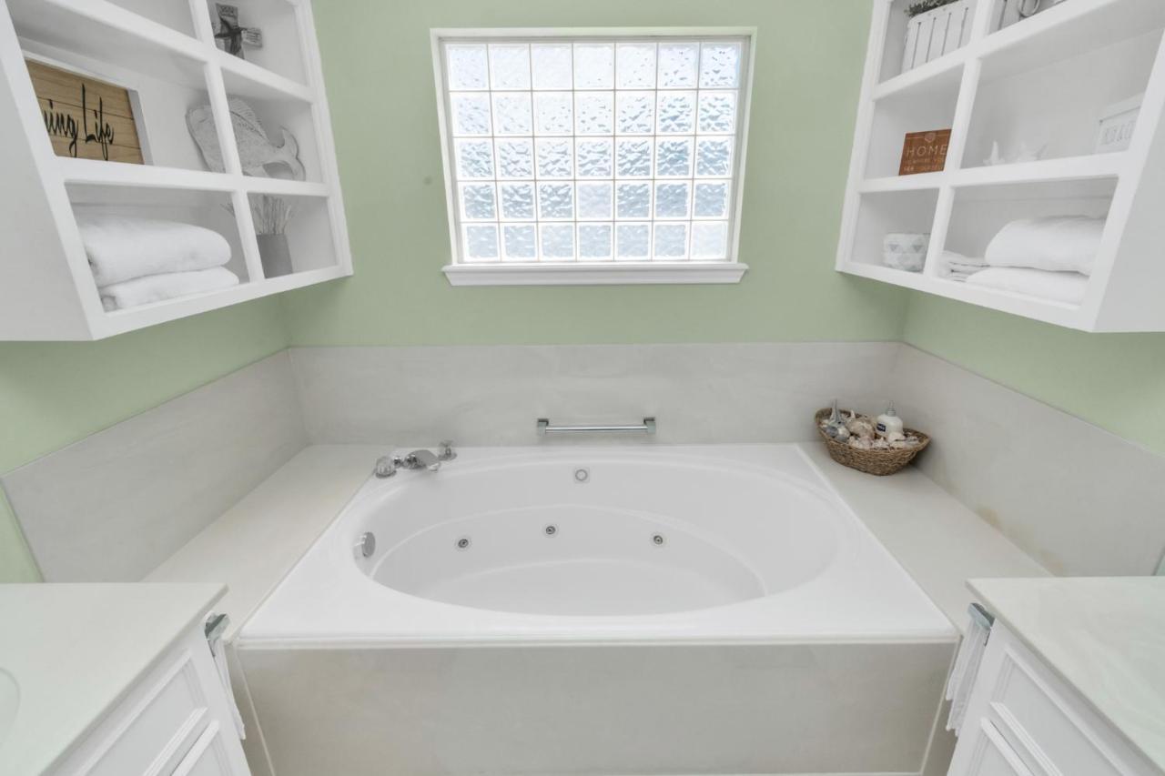 Beauty On The Water! Lake House Near The Beaches! Galveston Eksteriør bilde