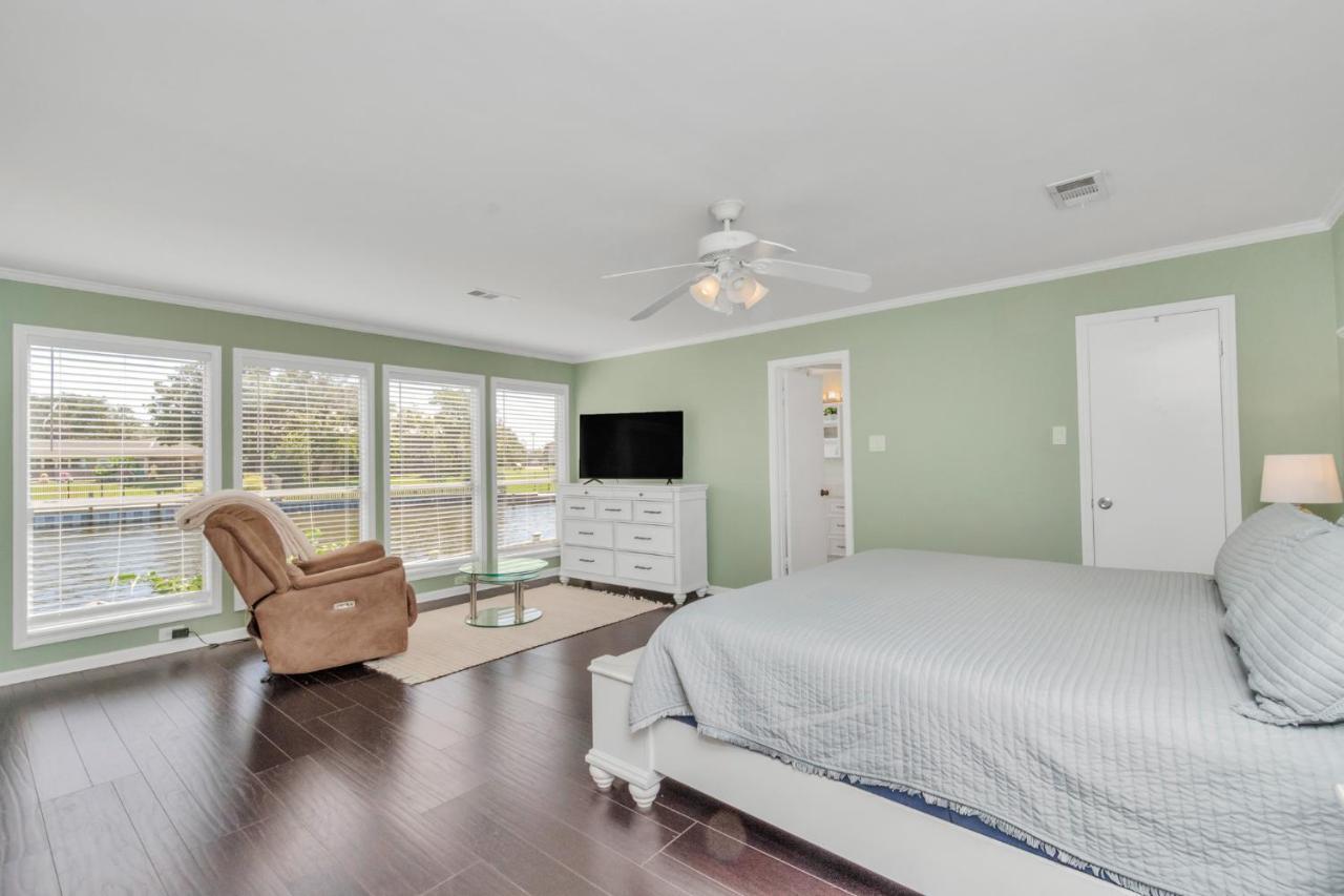Beauty On The Water! Lake House Near The Beaches! Galveston Eksteriør bilde