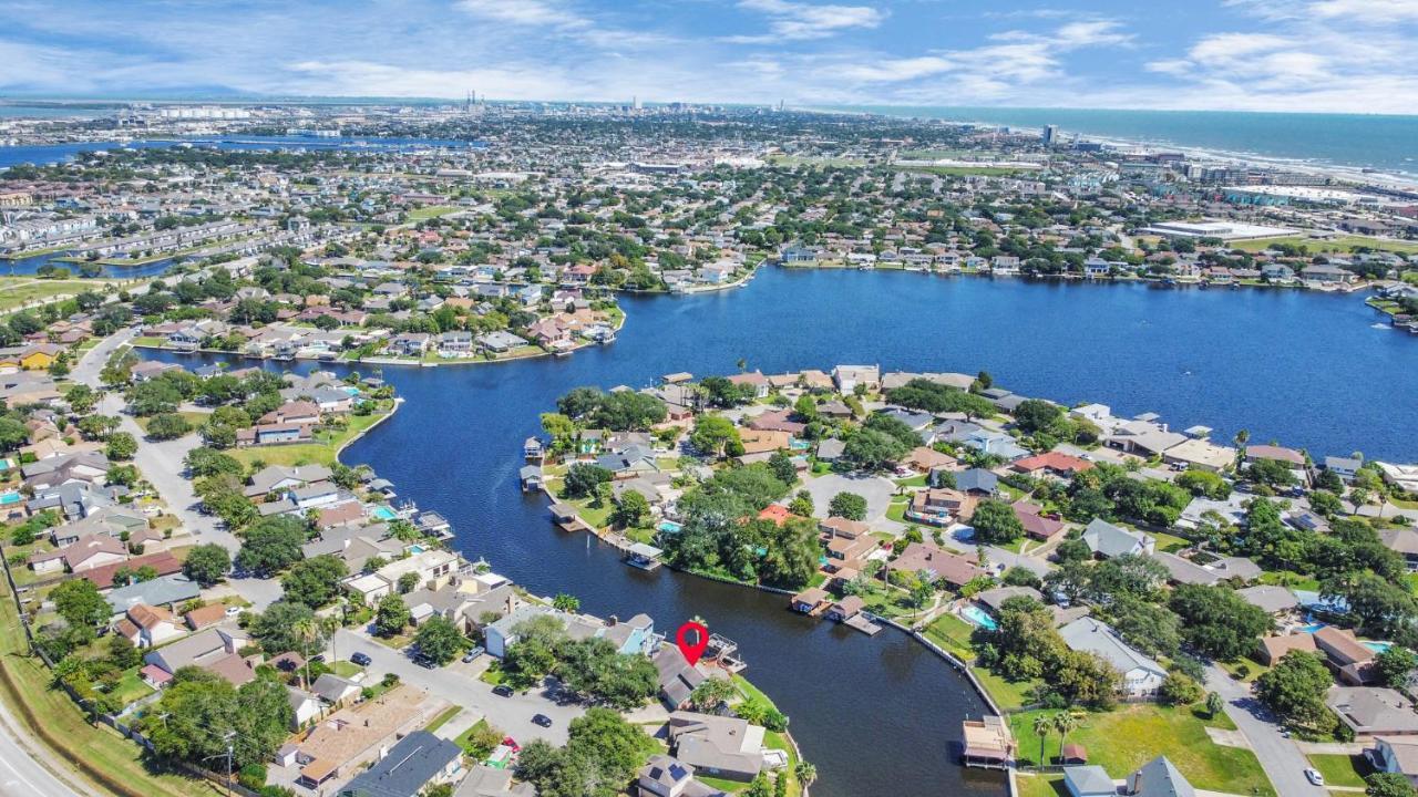 Beauty On The Water! Lake House Near The Beaches! Galveston Eksteriør bilde