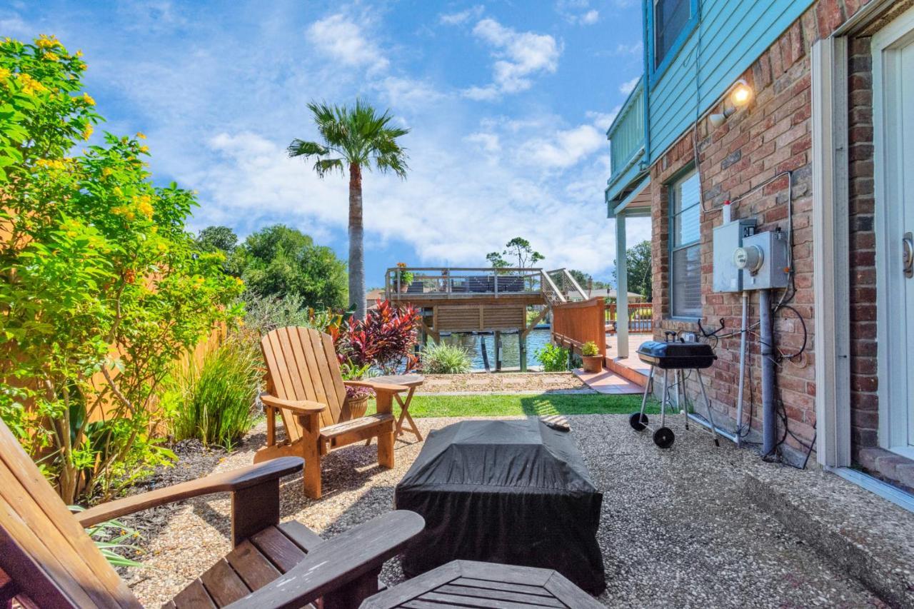 Beauty On The Water! Lake House Near The Beaches! Galveston Eksteriør bilde
