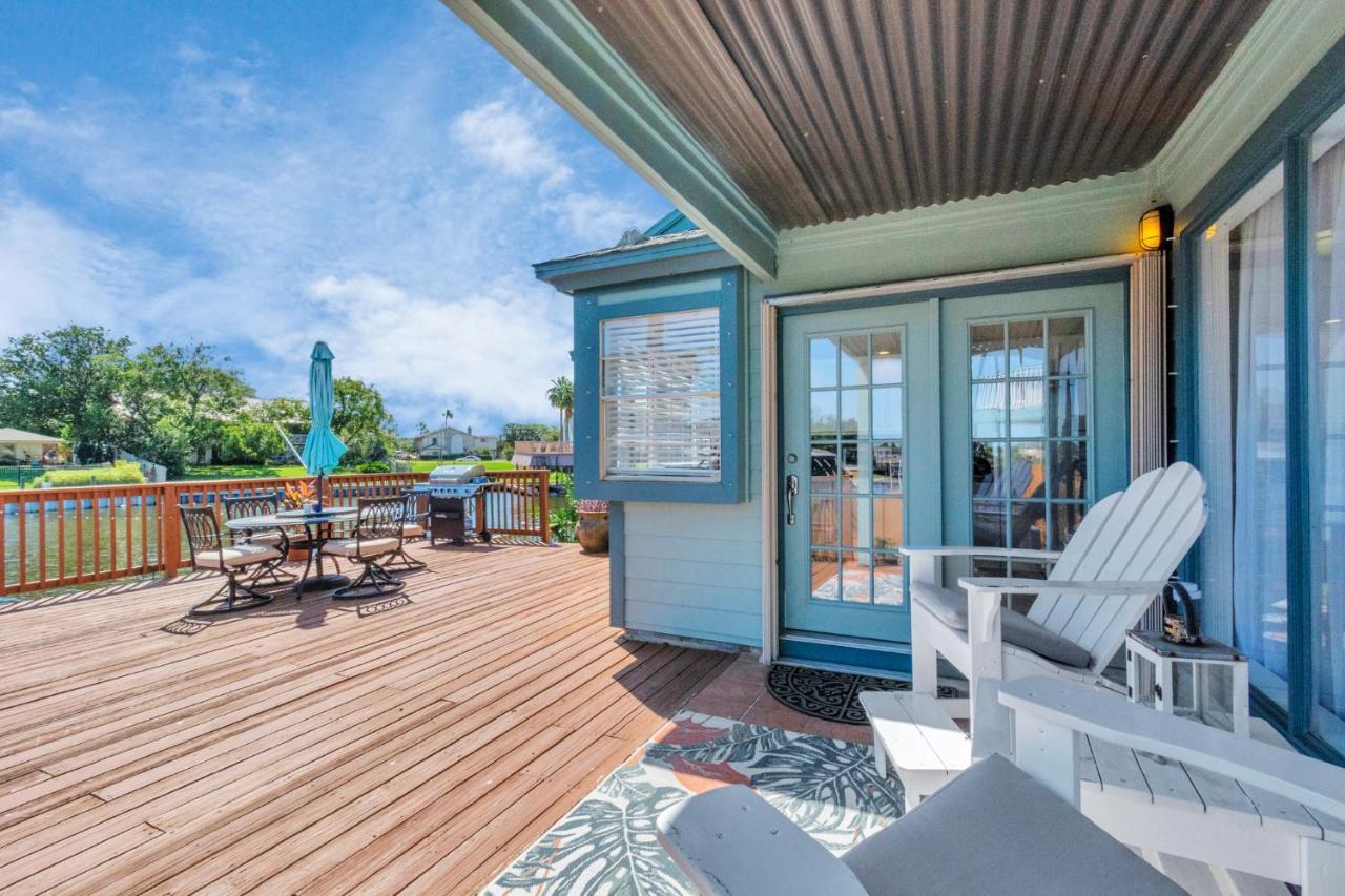Beauty On The Water! Lake House Near The Beaches! Galveston Eksteriør bilde