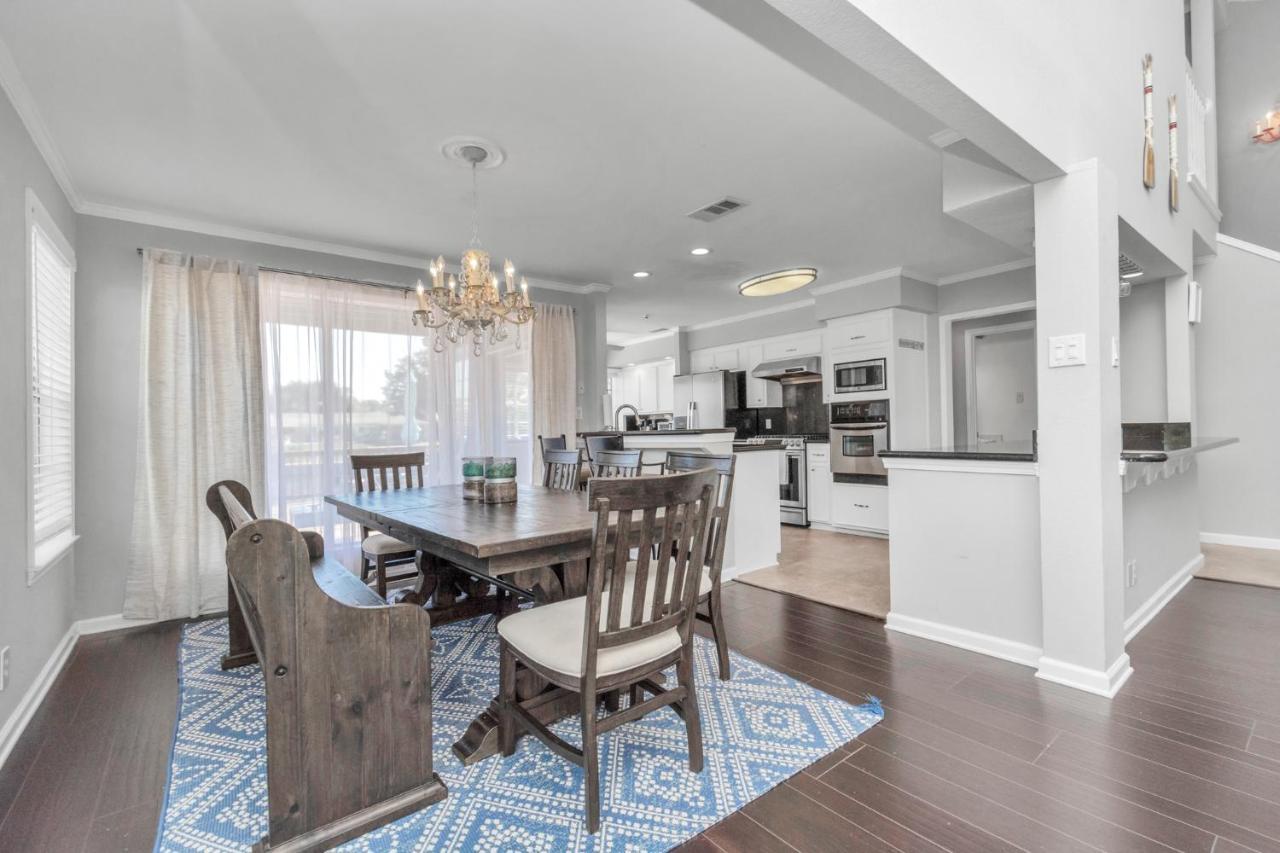 Beauty On The Water! Lake House Near The Beaches! Galveston Eksteriør bilde